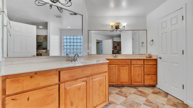 19 Stella Court, Belen, NM 87002