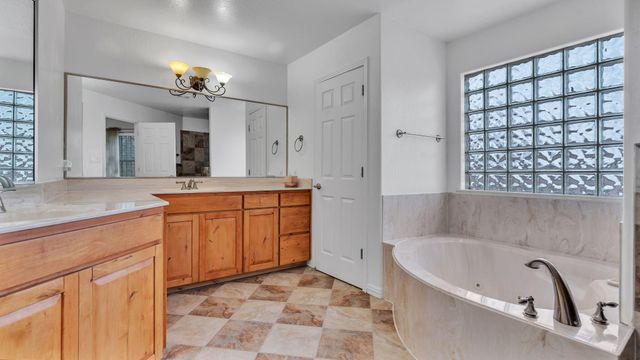 19 Stella Court, Belen, NM 87002