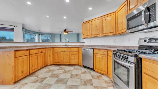 19 Stella Court, Belen, NM 87002