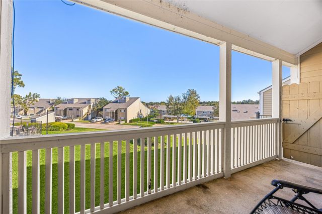 108 April Point Drive S, Montgomery, TX 77356