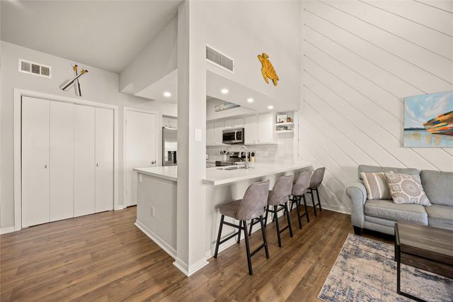 108 April Point Drive S, Montgomery, TX 77356