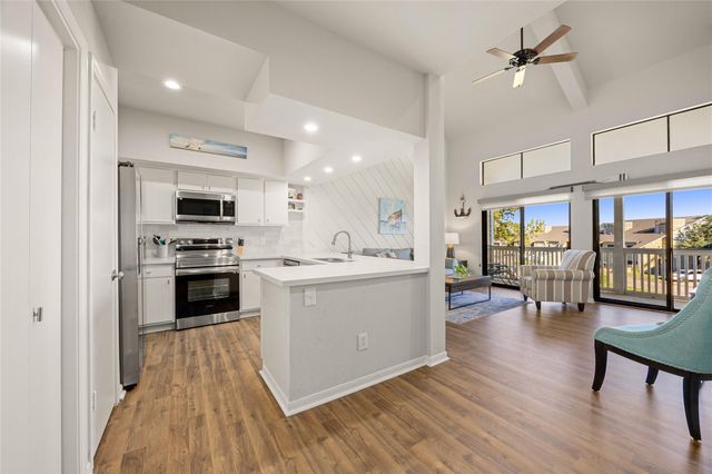 108 April Point Drive S, Montgomery, TX 77356