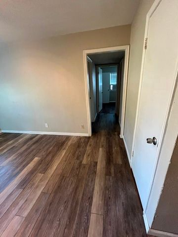 2206 W Hickory Street 4, Denton, TX 76201