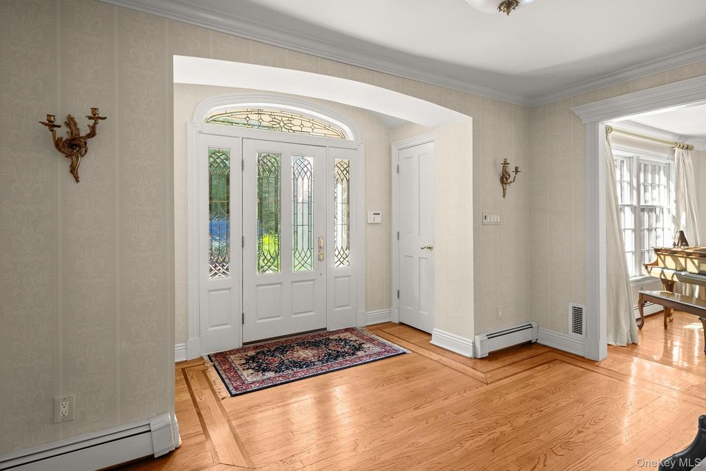 7 Pippin Lane, Lloyd Harbor, NY 11743 — photo 4