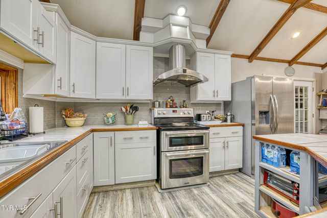 1744 Snake Hollow Road, Sneedville, TN 37869