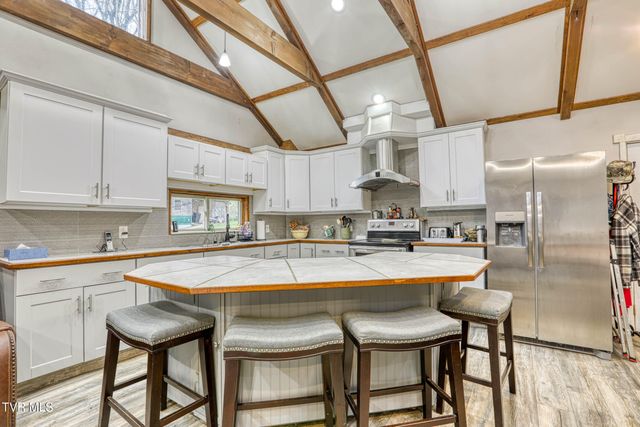 1744 Snake Hollow Road, Sneedville, TN 37869