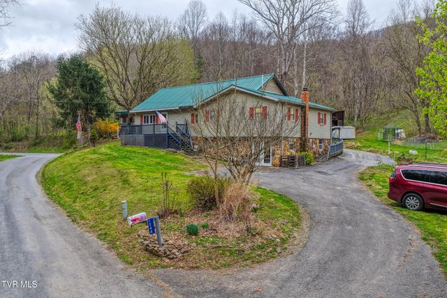 1744 Snake Hollow Road, Sneedville, TN 37869
