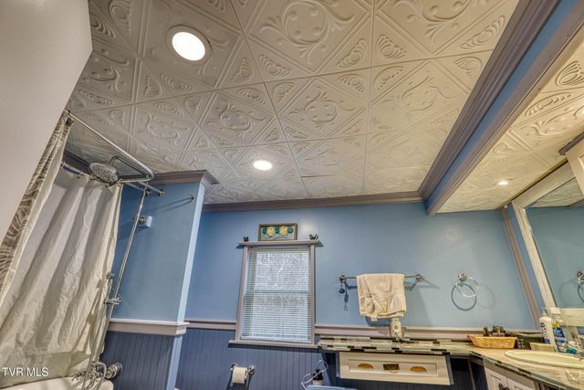 1744 Snake Hollow Road, Sneedville, TN 37869