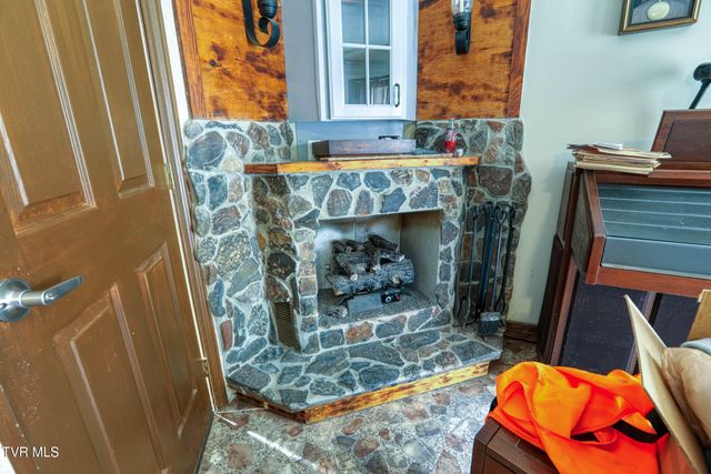 1744 Snake Hollow Road, Sneedville, TN 37869