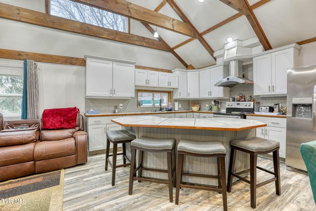 1744 Snake Hollow Road, Sneedville, TN 37869