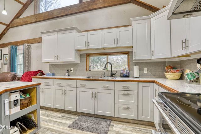 1744 Snake Hollow Road, Sneedville, TN 37869