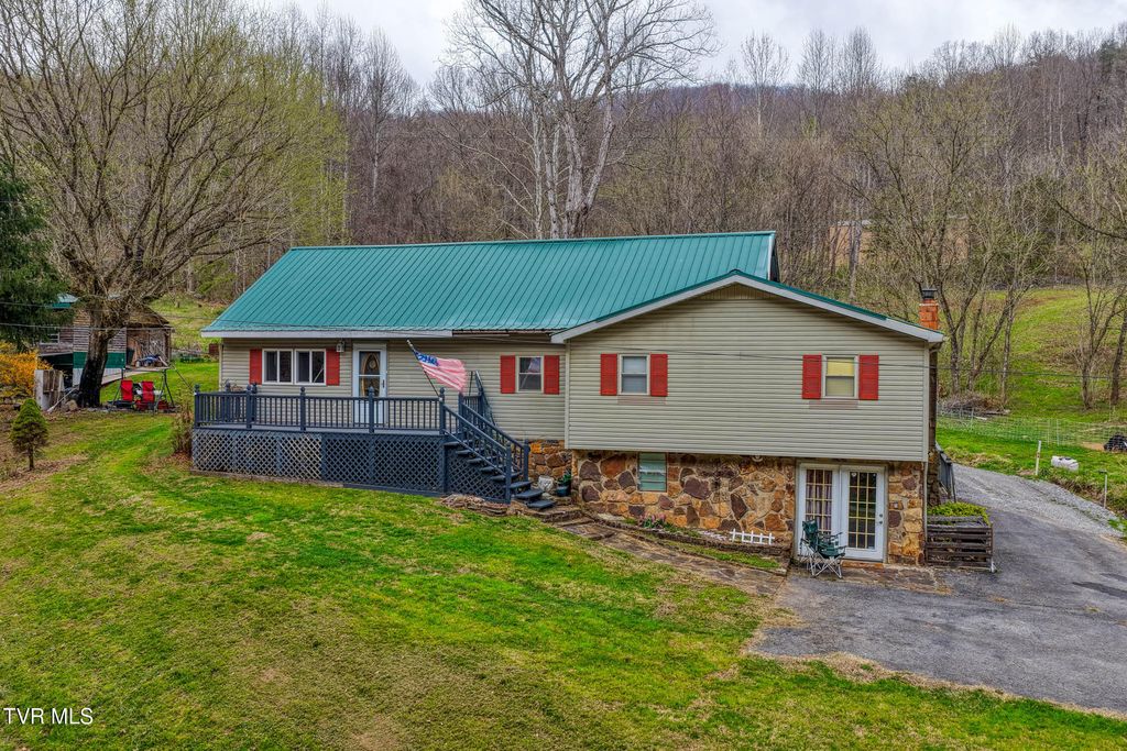 1744 Snake Hollow Road, Sneedville, TN 37869