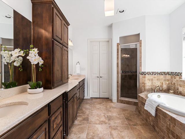 17 Chandon LN, Austin, TX 78734