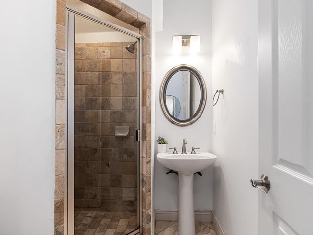 17 Chandon LN, Austin, TX 78734