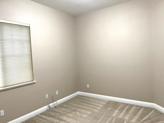 596 Hudson Ave, Oakdale, CA 95361