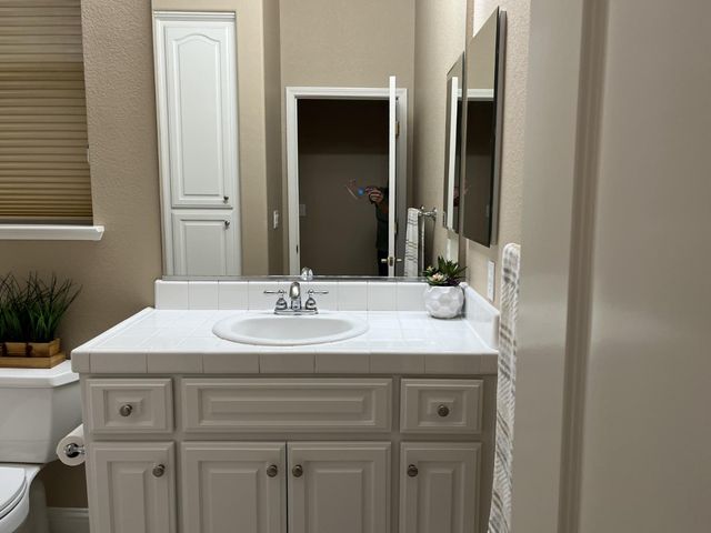 596 Hudson Ave, Oakdale, CA 95361