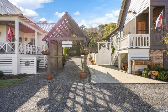 3317 Hardin Road, Guntersville, AL 35976