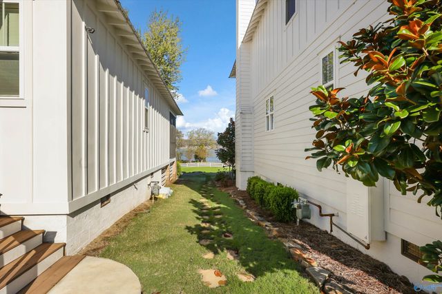 3317 Hardin Road, Guntersville, AL 35976