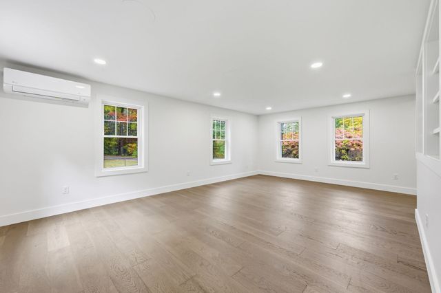 75 Lead Mine Rd, Southampton, MA 01073