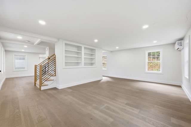 75 Lead Mine Rd, Southampton, MA 01073