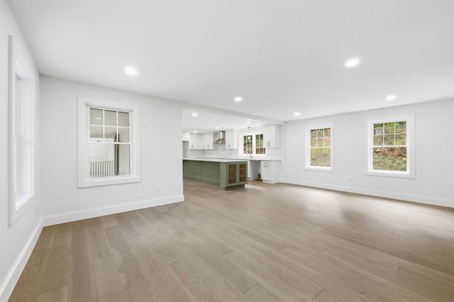 75 Lead Mine Rd, Southampton, MA 01073