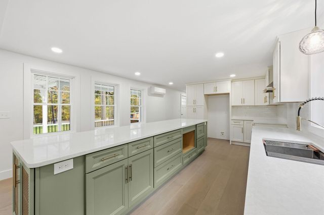 75 Lead Mine Rd, Southampton, MA 01073