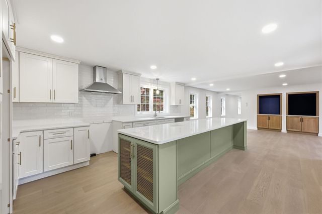 75 Lead Mine Rd, Southampton, MA 01073