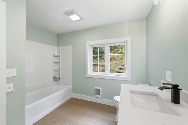 75 Lead Mine Rd, Southampton, MA 01073