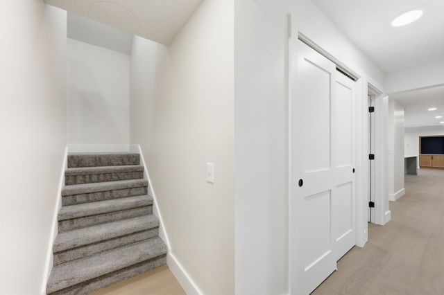 75 Lead Mine Rd, Southampton, MA 01073