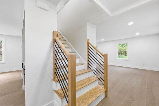 75 Lead Mine Rd, Southampton, MA 01073