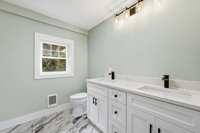75 Lead Mine Rd, Southampton, MA 01073