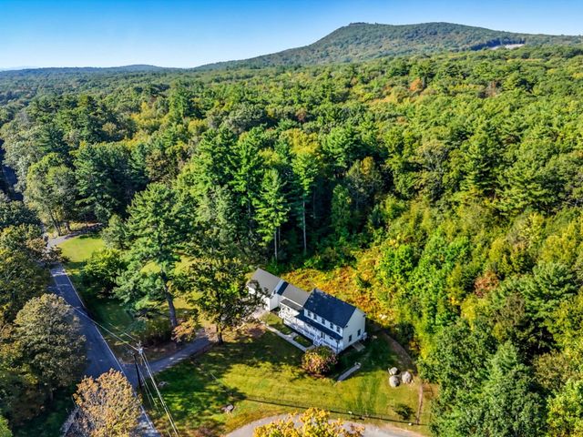 75 Lead Mine Rd, Southampton, MA 01073