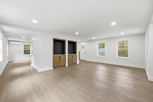 75 Lead Mine Rd, Southampton, MA 01073