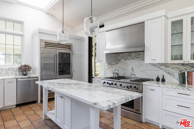 6964 Los Tilos Road, Los Angeles, CA 90068