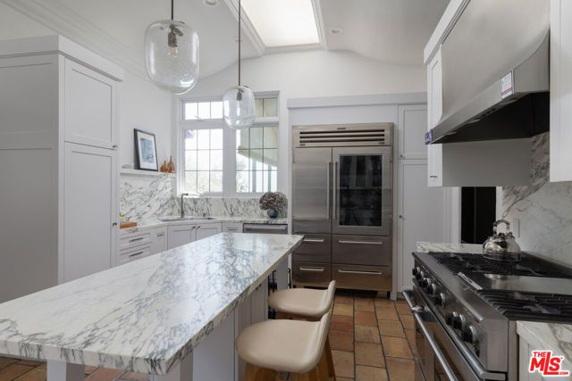 6964 Los Tilos Road, Los Angeles, CA 90068