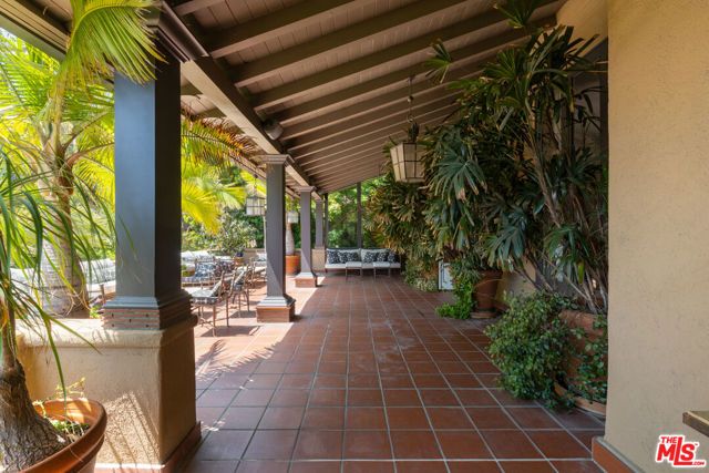 6964 Los Tilos Road, Los Angeles, CA 90068