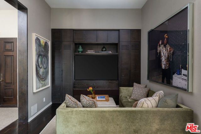6964 Los Tilos Road, Los Angeles, CA 90068