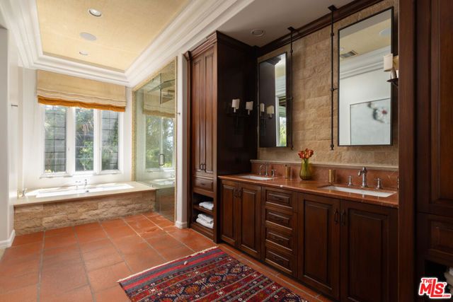 6964 Los Tilos Road, Los Angeles, CA 90068