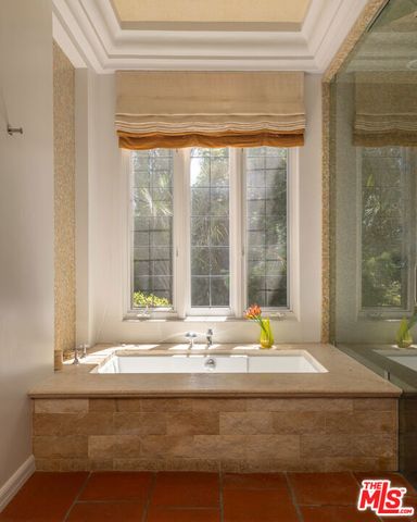 6964 Los Tilos Road, Los Angeles, CA 90068