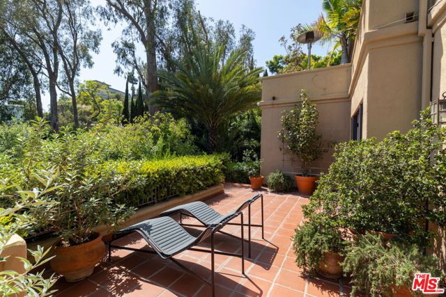 6964 Los Tilos Road, Los Angeles, CA 90068