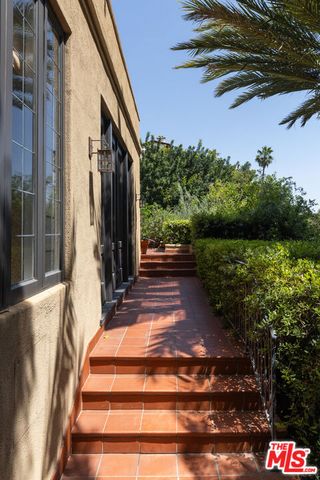 6964 Los Tilos Road, Los Angeles, CA 90068