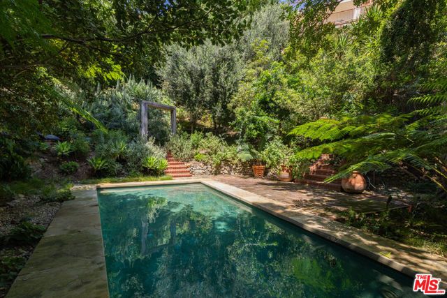 6964 Los Tilos Road, Los Angeles, CA 90068