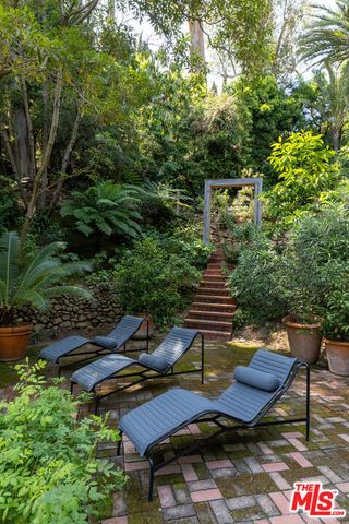 6964 Los Tilos Road, Los Angeles, CA 90068