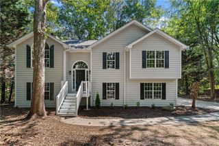 105 Creek View Drive, Hoschton, GA 30548
