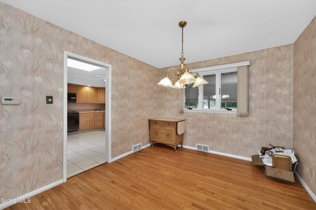 1060 Cornelius Avenue, Niskayuna, NY 12309