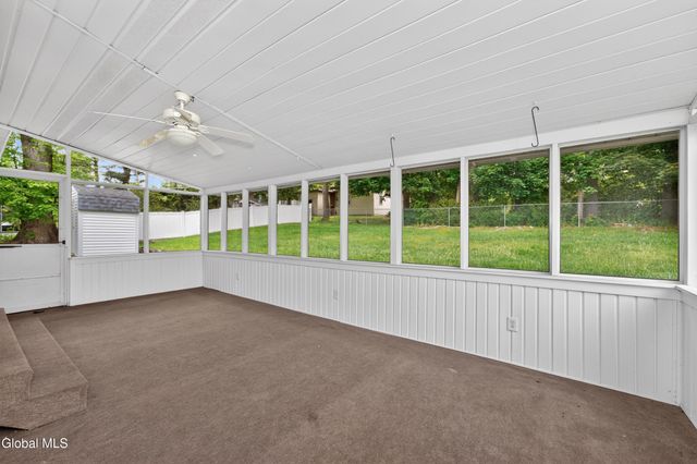 1060 Cornelius Avenue, Niskayuna, NY 12309