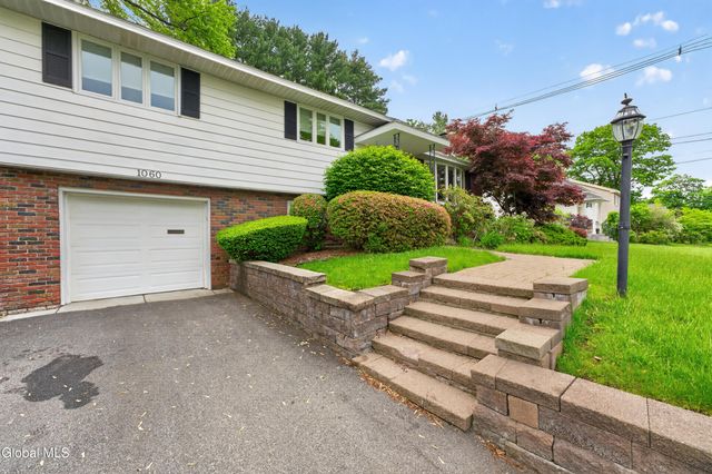 1060 Cornelius Avenue, Niskayuna, NY 12309