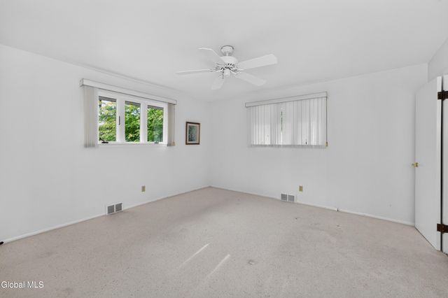 1060 Cornelius Avenue, Niskayuna, NY 12309