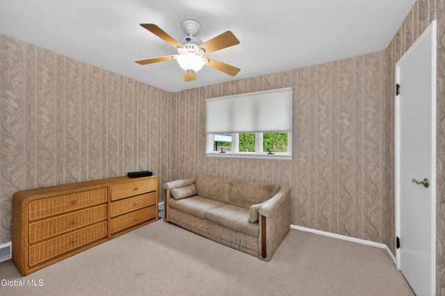 1060 Cornelius Avenue, Niskayuna, NY 12309