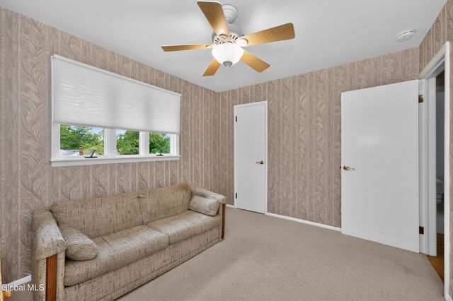 1060 Cornelius Avenue, Niskayuna, NY 12309